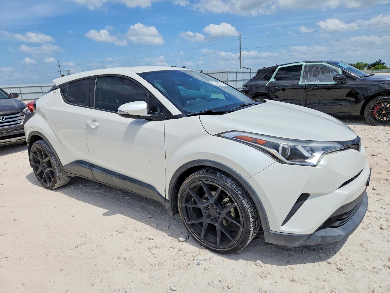 2018 Toyota C-Hr Xle Premium - Фото 4