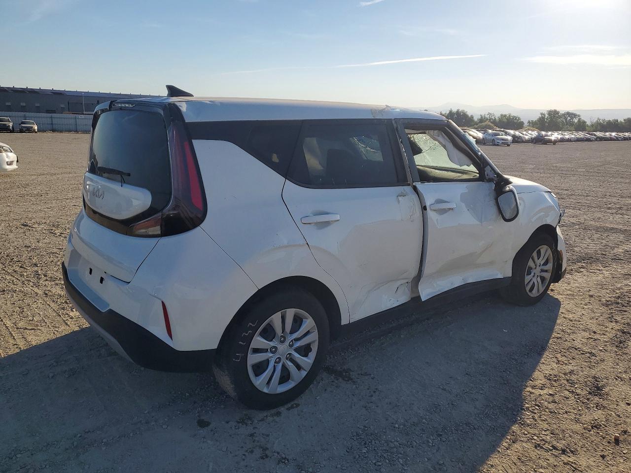 2023 Kia Soul Lx - Image 3