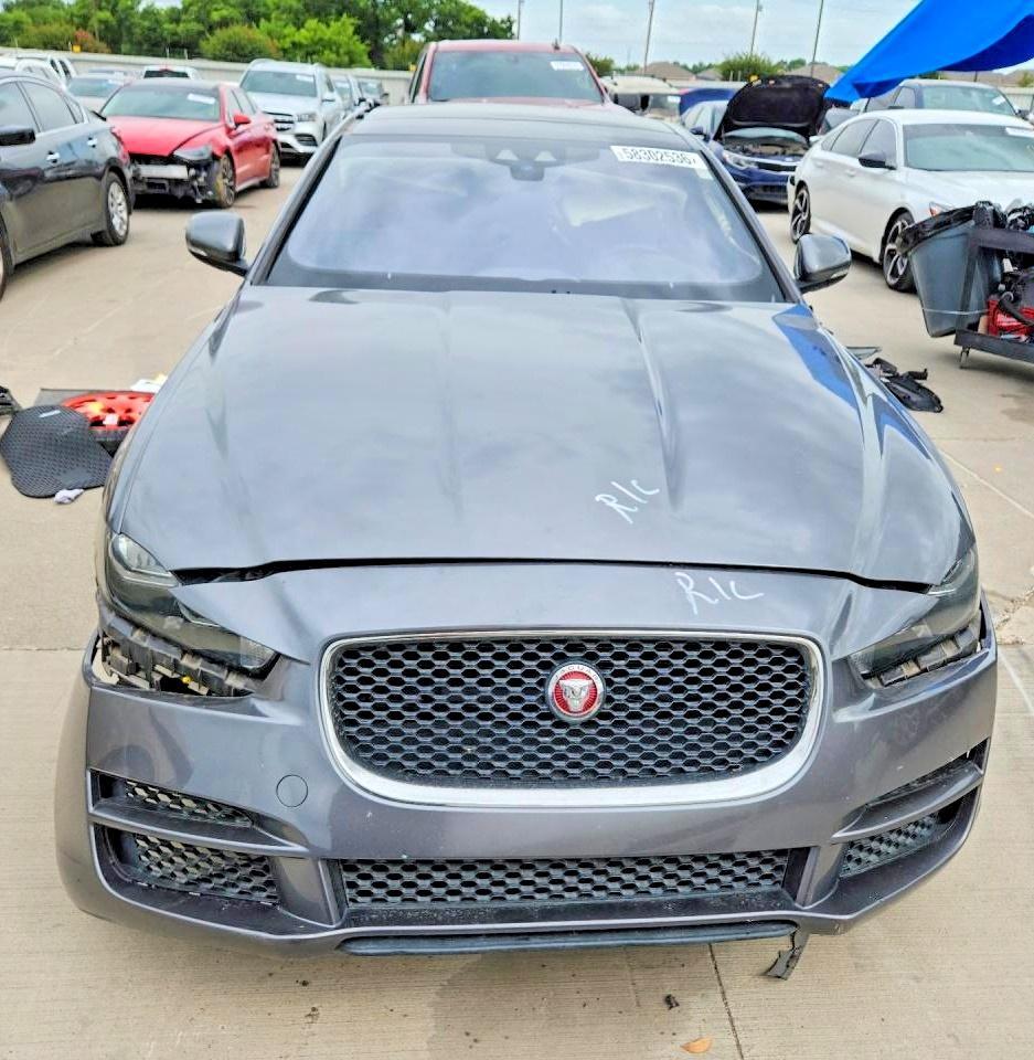 2019 Jaguar Xe Premium - Фото 5
