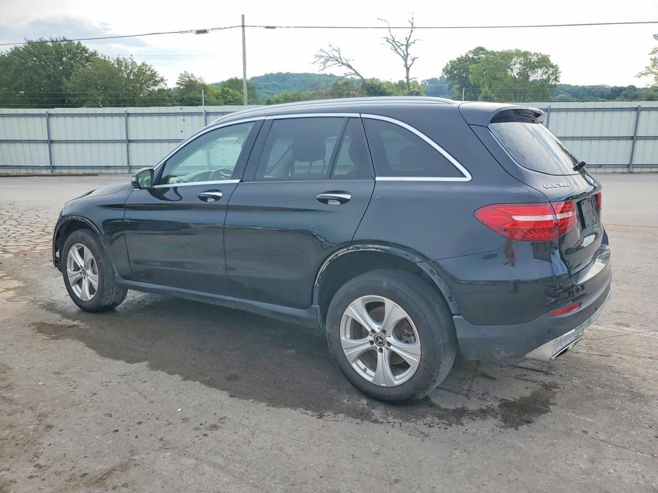 2018 Mercedes-Benz Glc 300 - Image 2