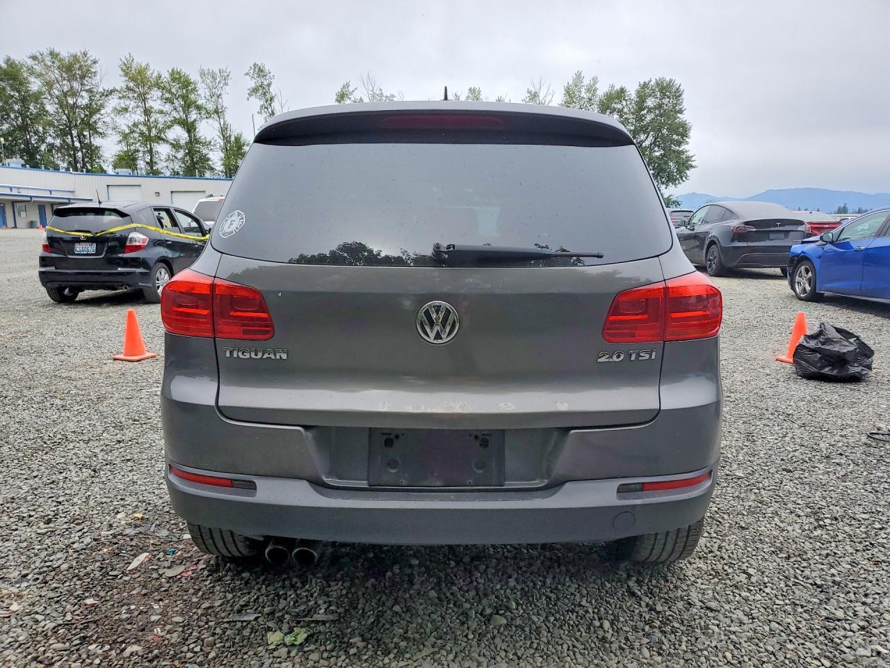 2012 Volkswagen Tiguan S - Image 6
