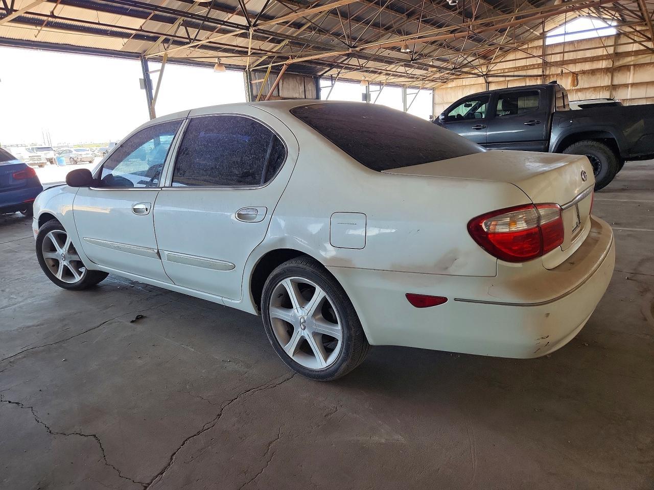 2000 Infiniti I30 Base - Фото 2