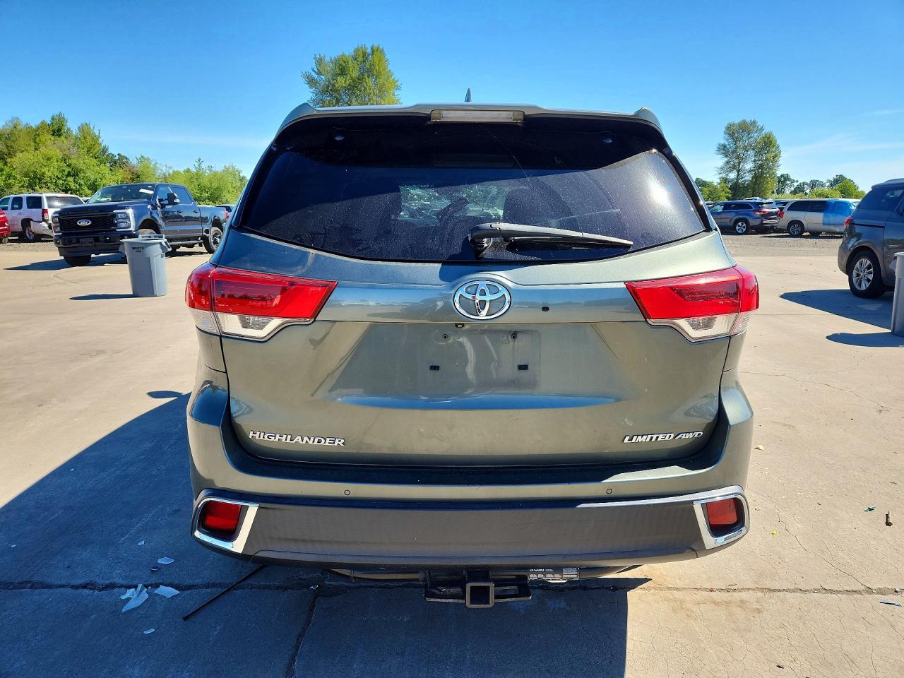 2017 Toyota Highlander Limited - Image 6