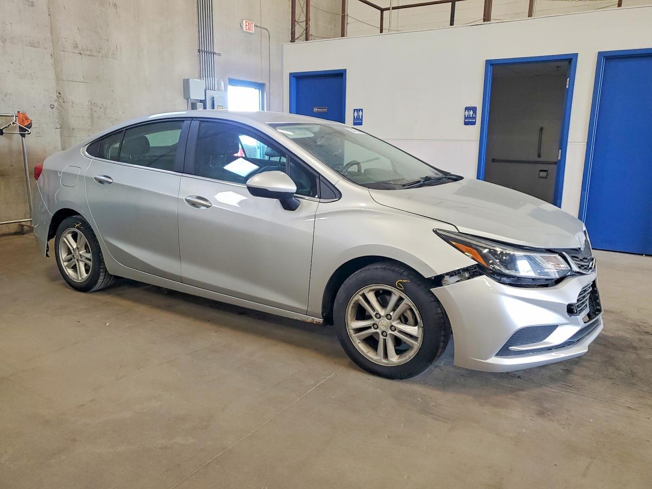 2017 Chevrolet Cruze Lt - Image 4