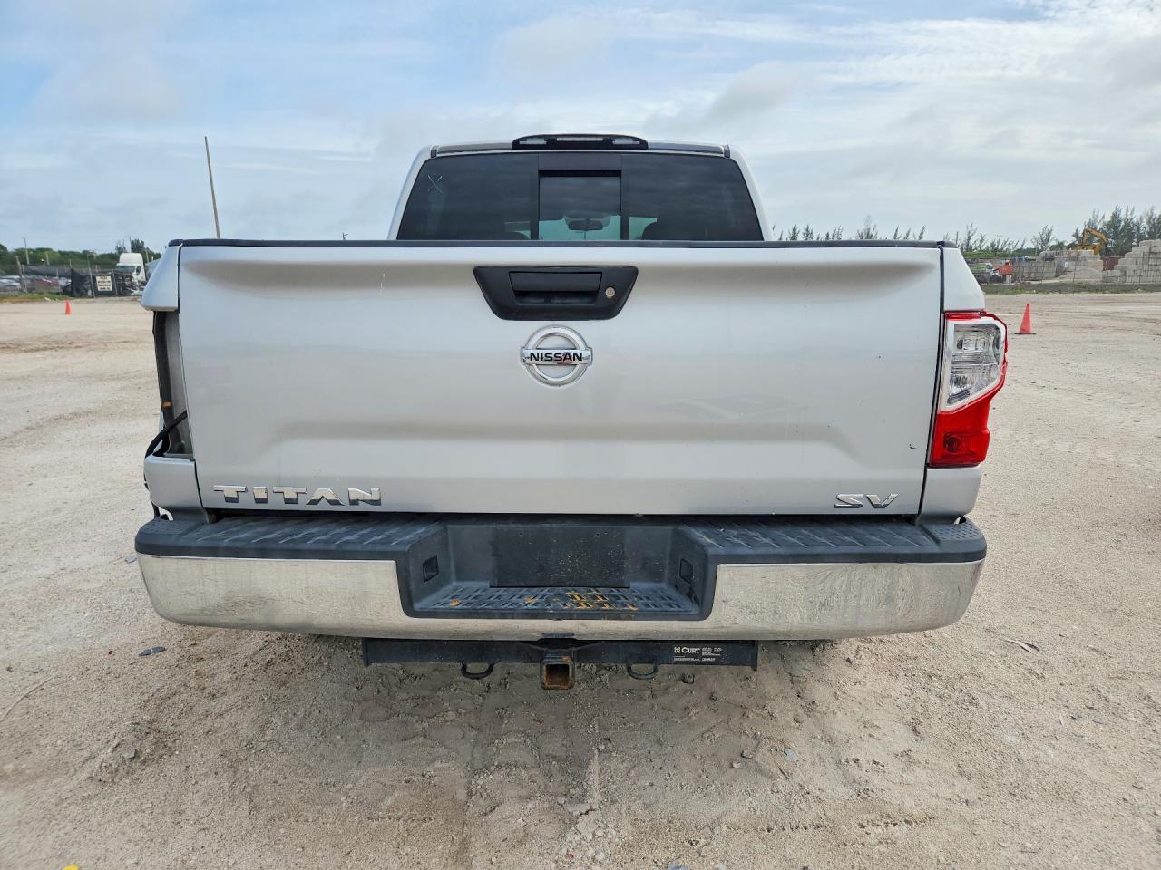2017 Nissan Titan S - Фото 6