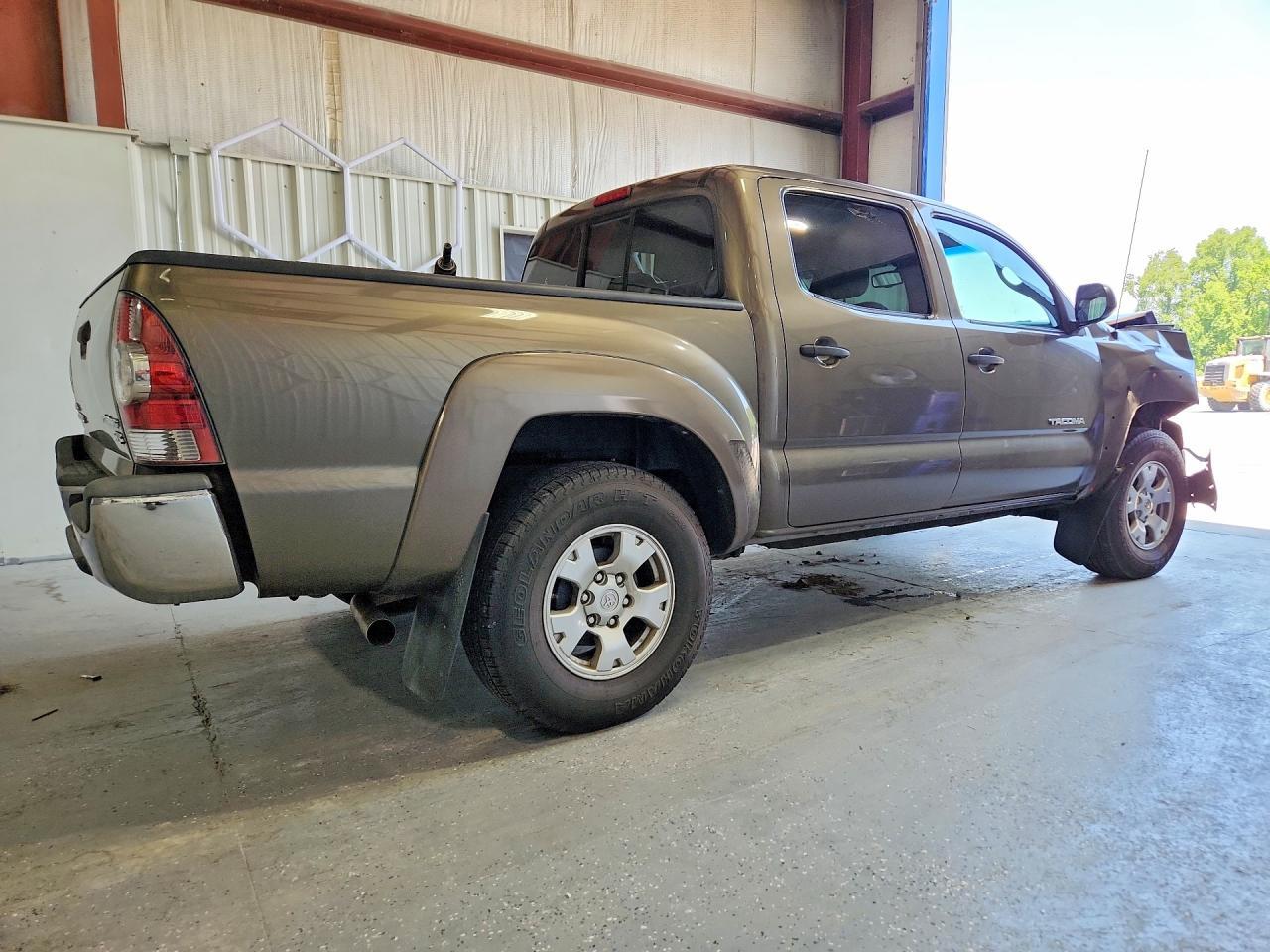 2013 Toyota Tacoma Double Cab - Image 3