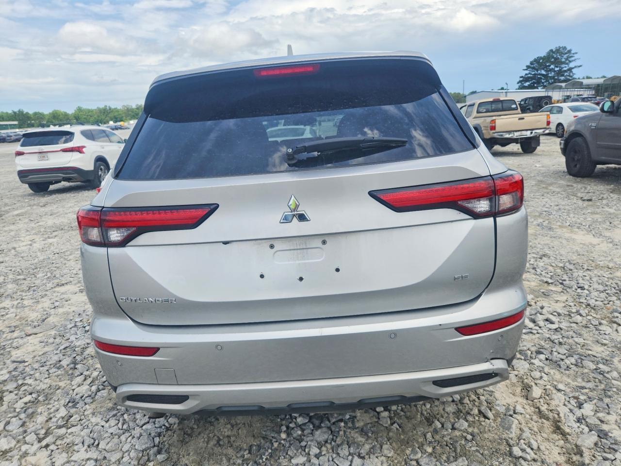 2022 Mitsubishi Outlander Se - Image 6