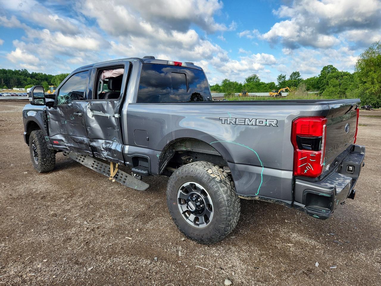 2024 Ford F250 Super Duty - Фото 2