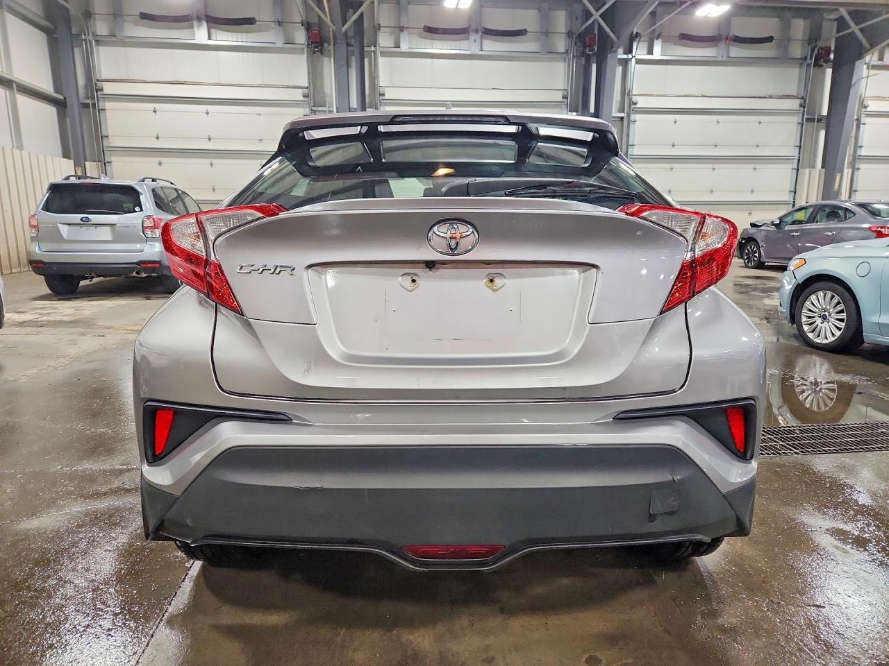 2018 Toyota C-Hr Xle Premium - Image 6