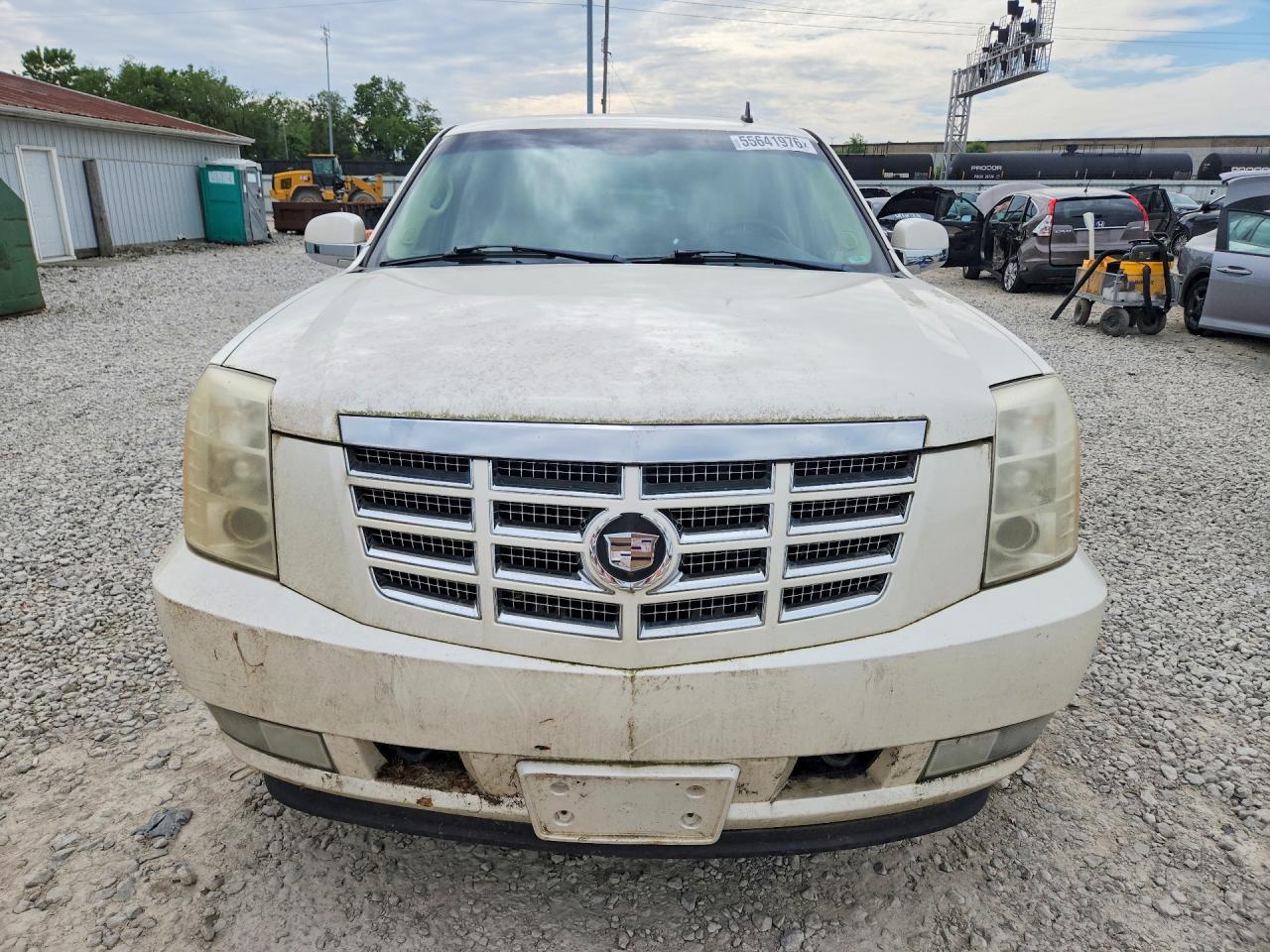 2007 Cadillac Escalade Luxury - Image 5