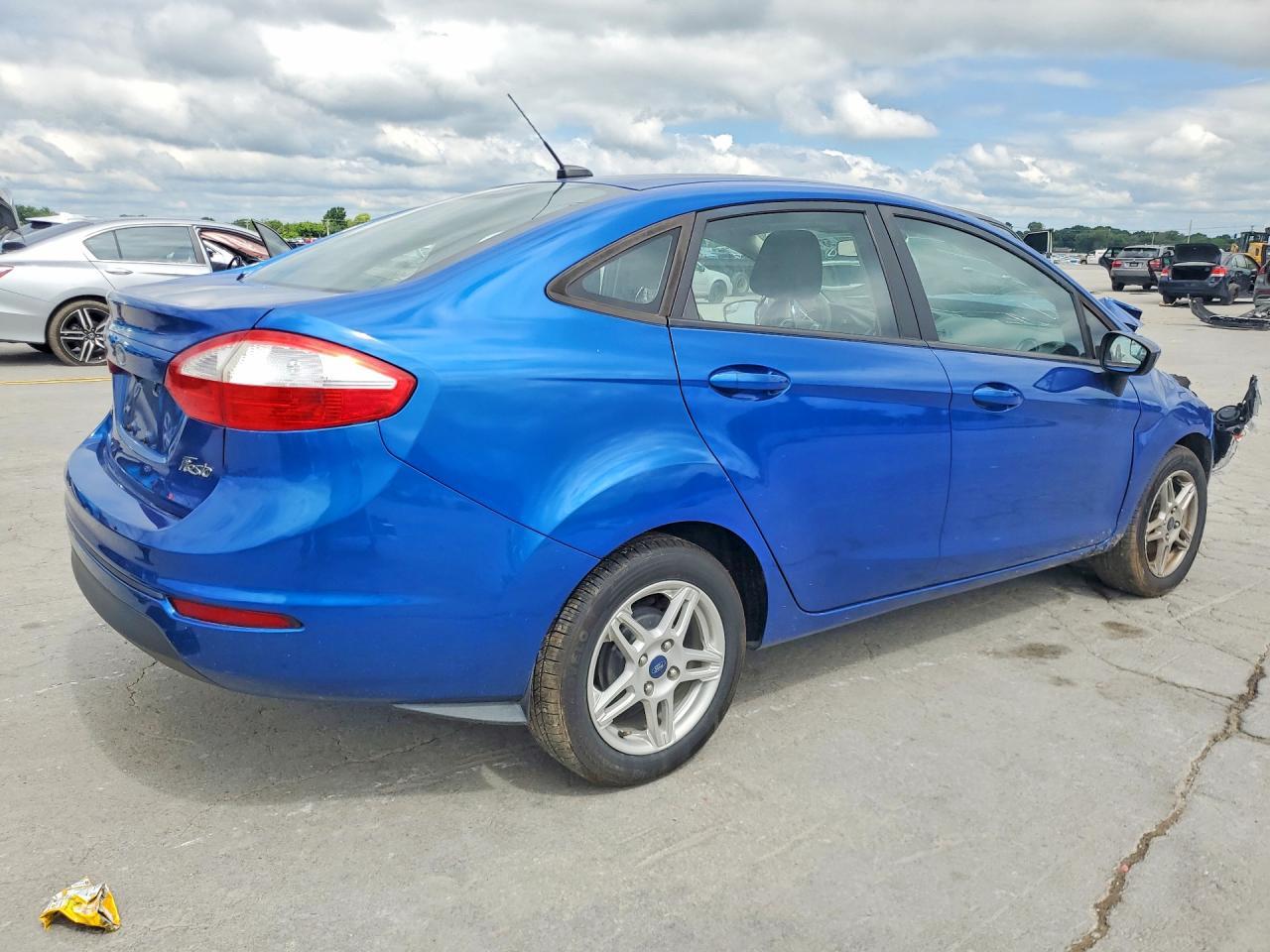 2018 Ford Fiesta Se - Фото 3