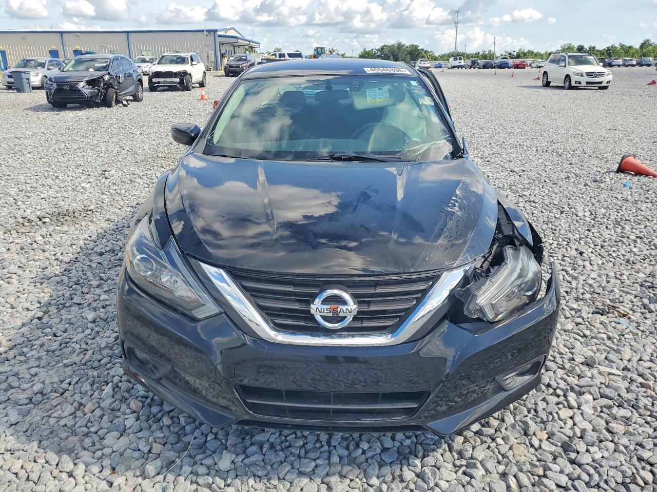 2017 Nissan Altima 2.5 Sr - Image 5