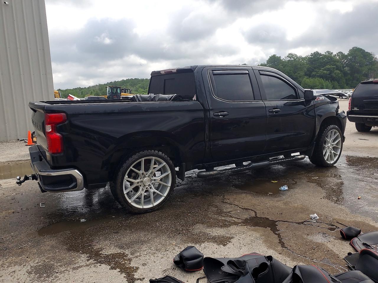 2019 Chevrolet Silverado K1500 Lt - Image 3