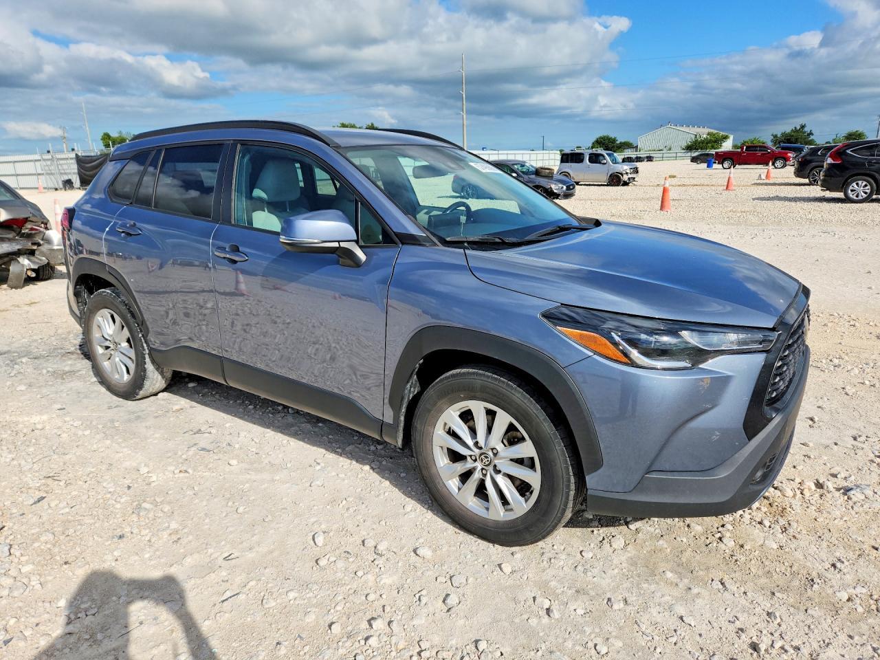 2022 Toyota Corolla Cross Le - Image 4