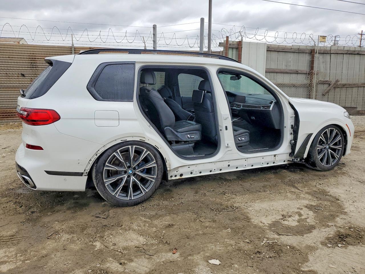 2019 BMW X7 xDrive50I - Фото 3