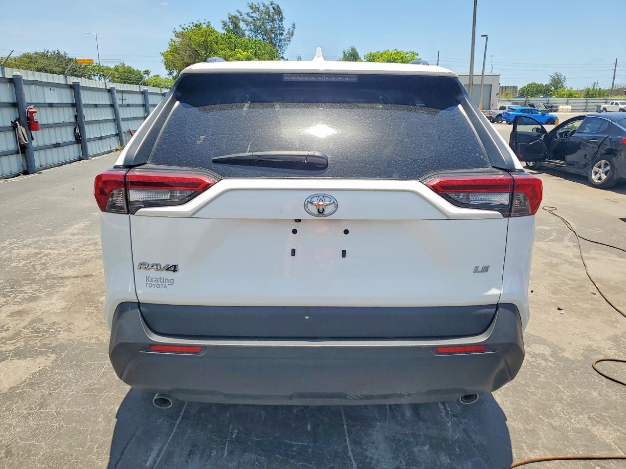 2021 Toyota Rav4 Le - Фото 6