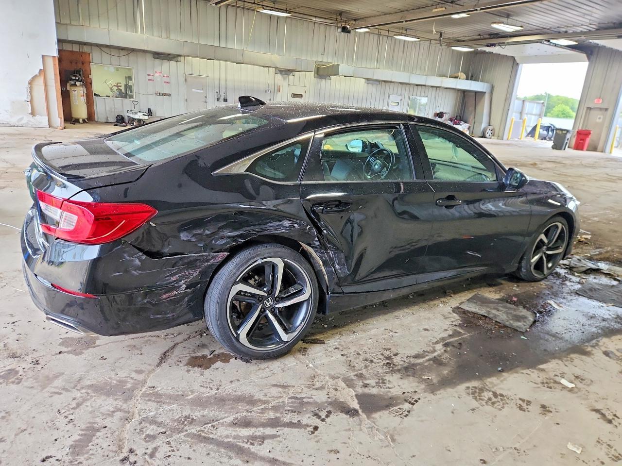 2022 Honda Accord Sport - Фото 3