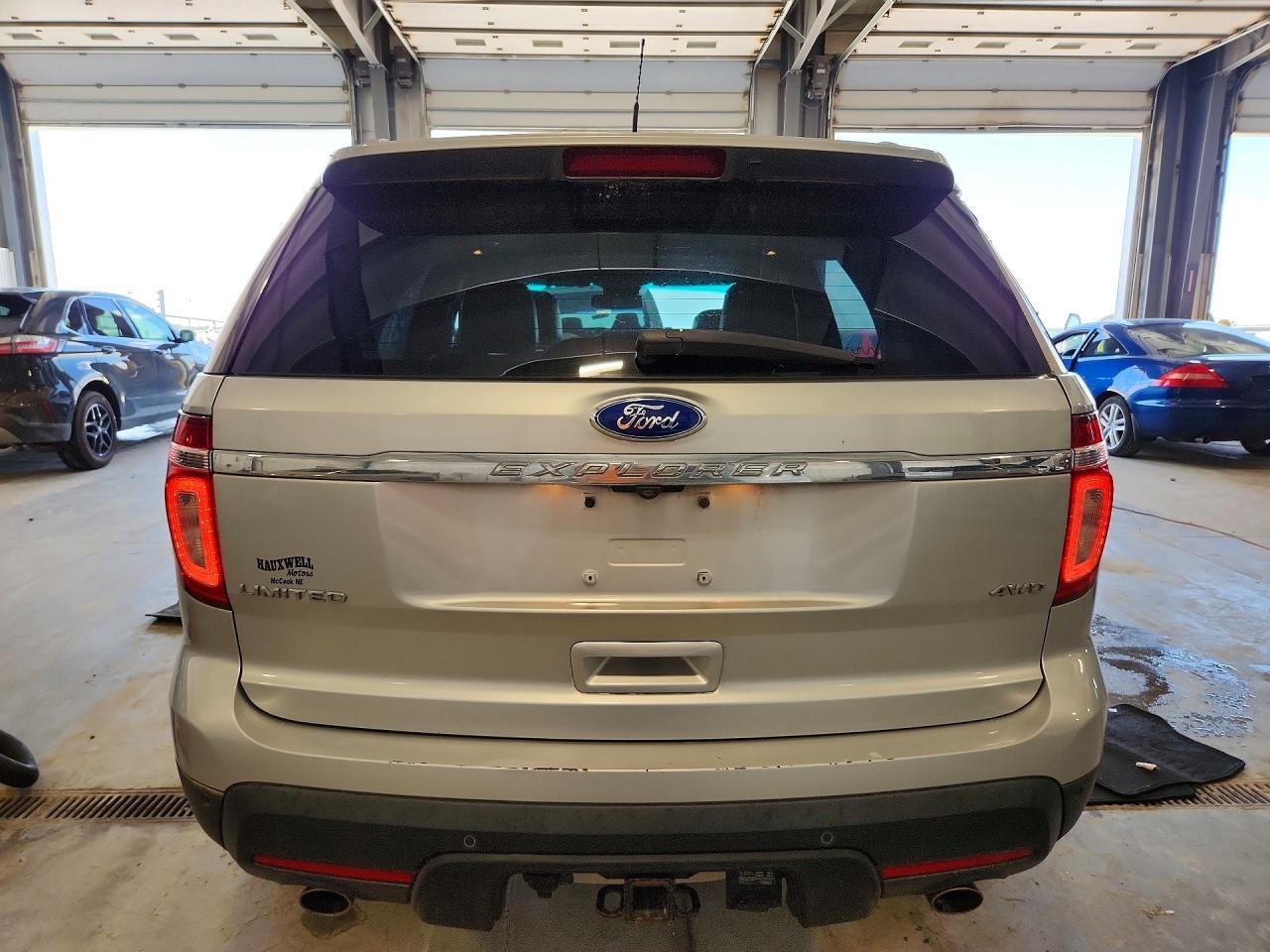 2011 Ford Explorer Limited - Image 6