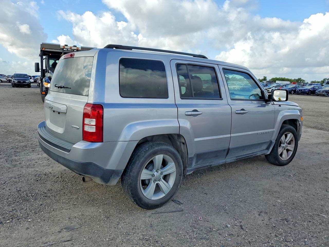 2016 Jeep Patriot Latitude - Image 3