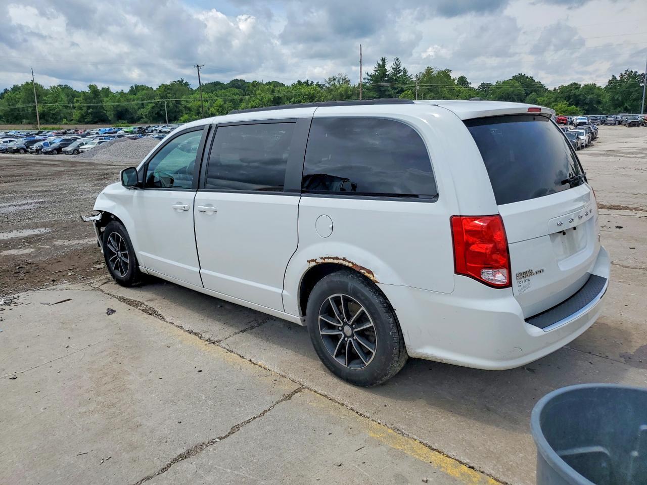 2018 Dodge Grand Caravan Gt - Фото 2