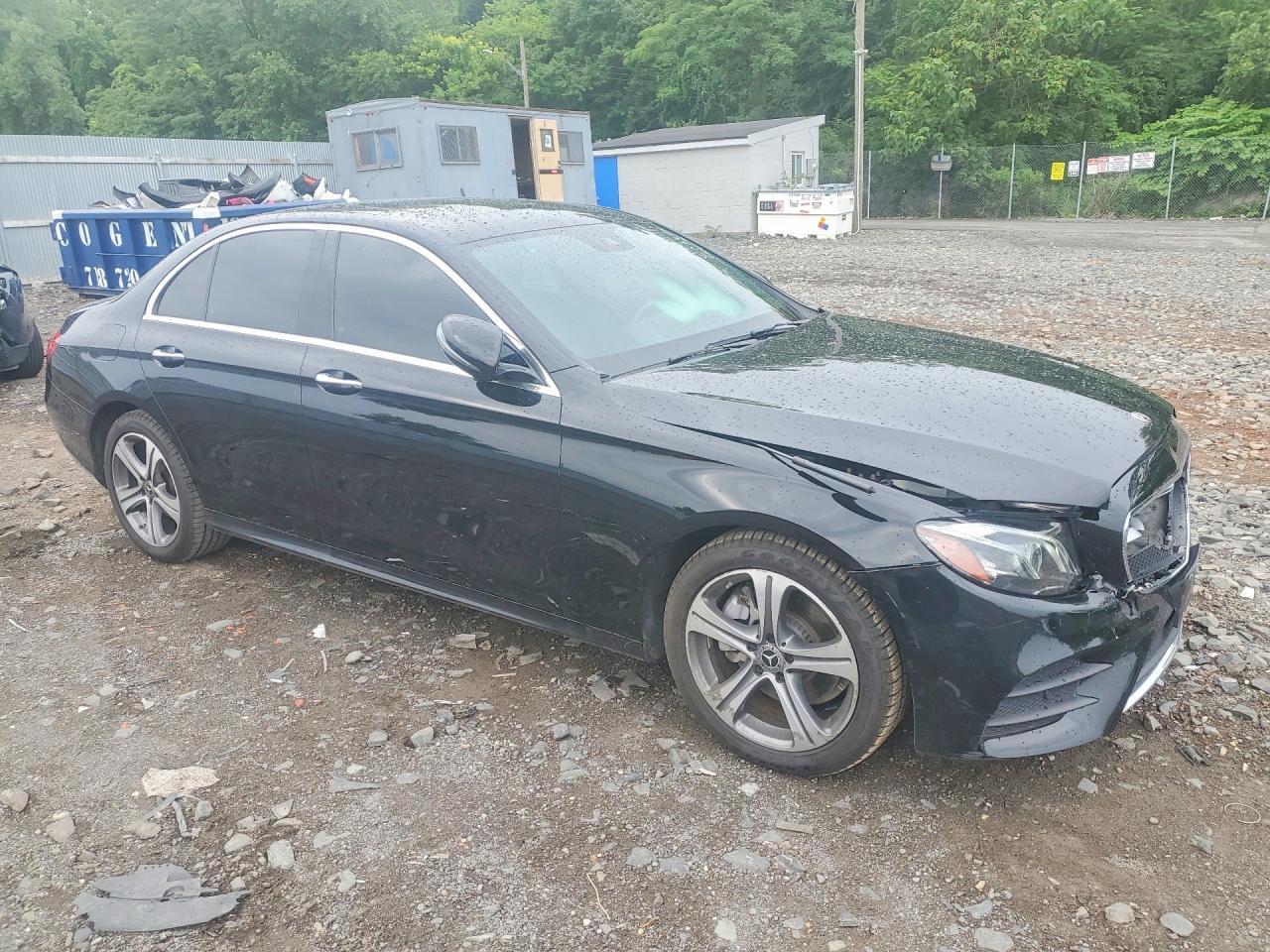 2019 Mercedes-Benz E 300 4Matic - Фото 4