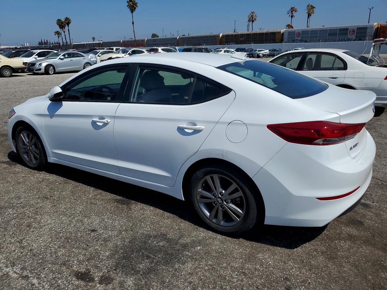 2018 Hyundai Elantra Sel - Image 2