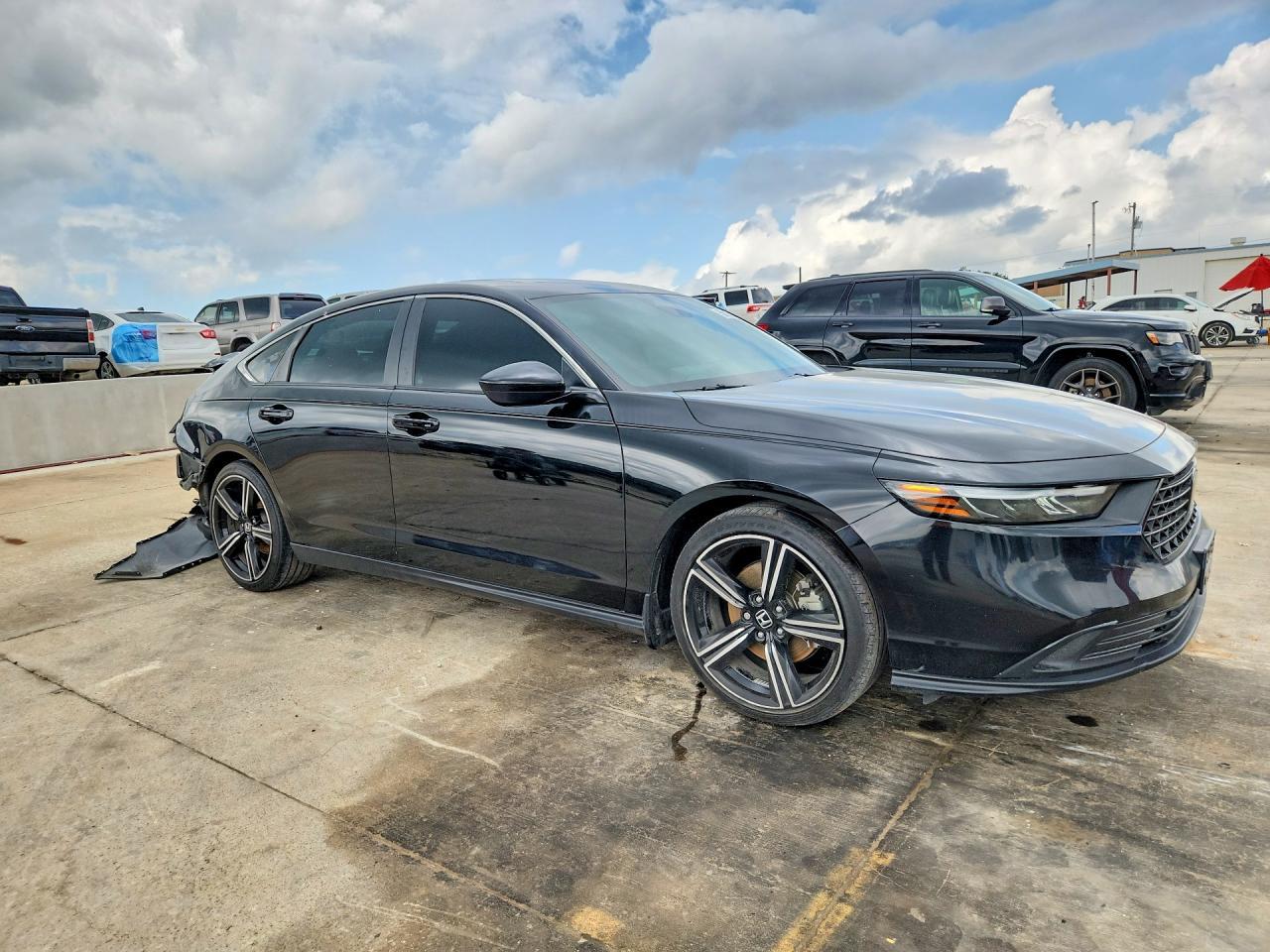 2023 Honda Accord Hybrid Sport - Image 4