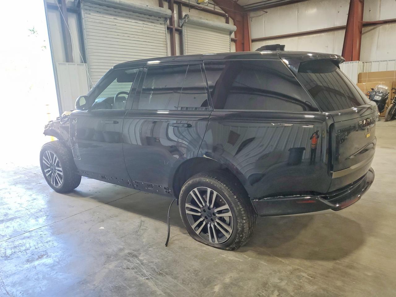 2026 Land Rover Range Rover Se - Image 2