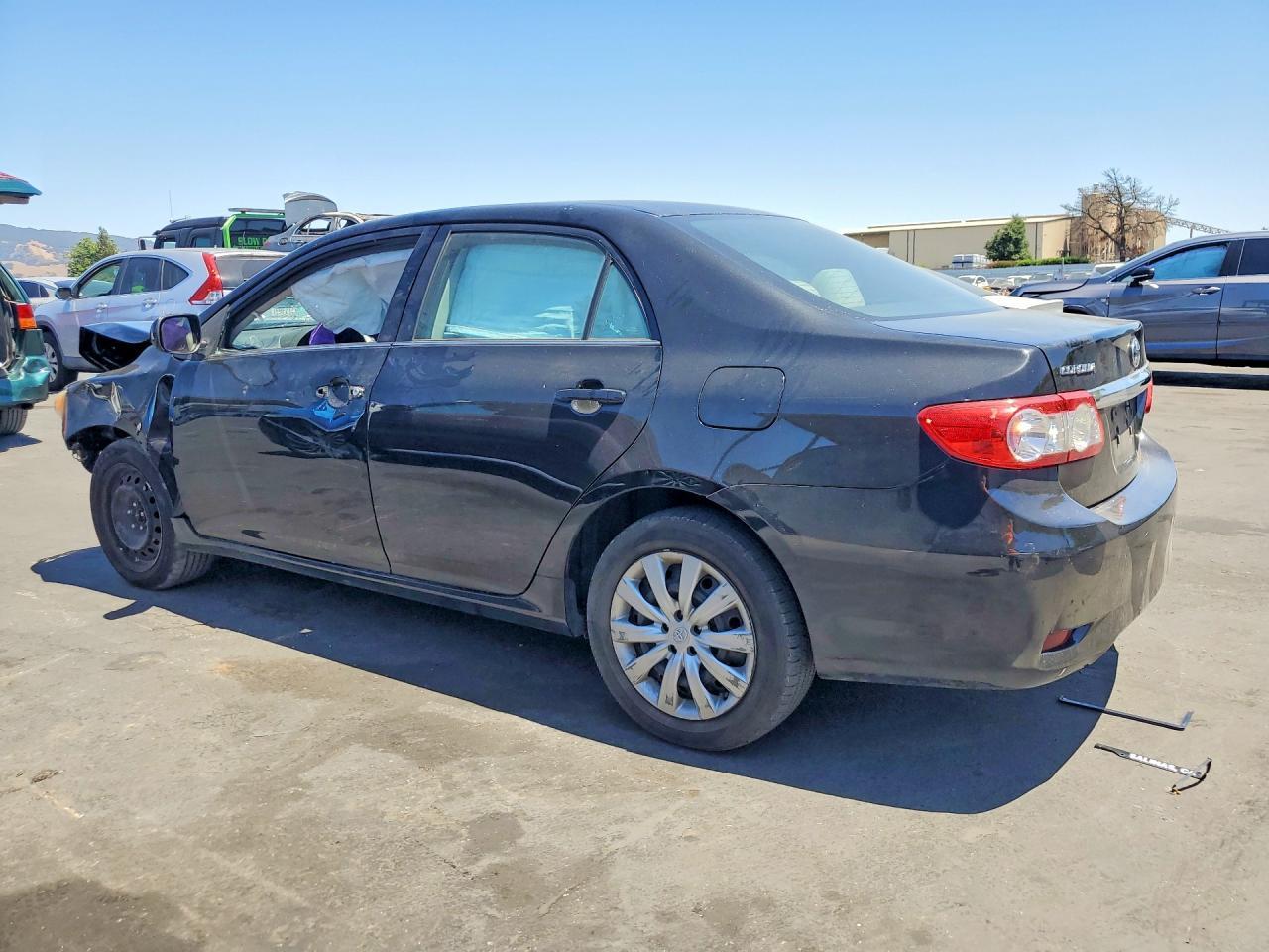2013 Toyota Corolla Le - Фото 2