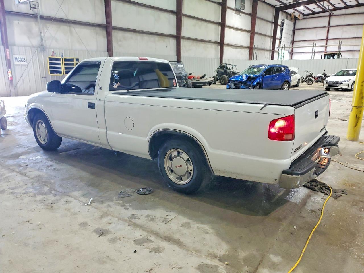2003 GMC Sonoma - Фото 2