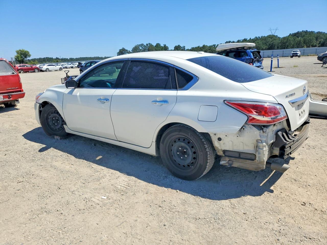 2015 Nissan Altima 2.5 S - Фото 2
