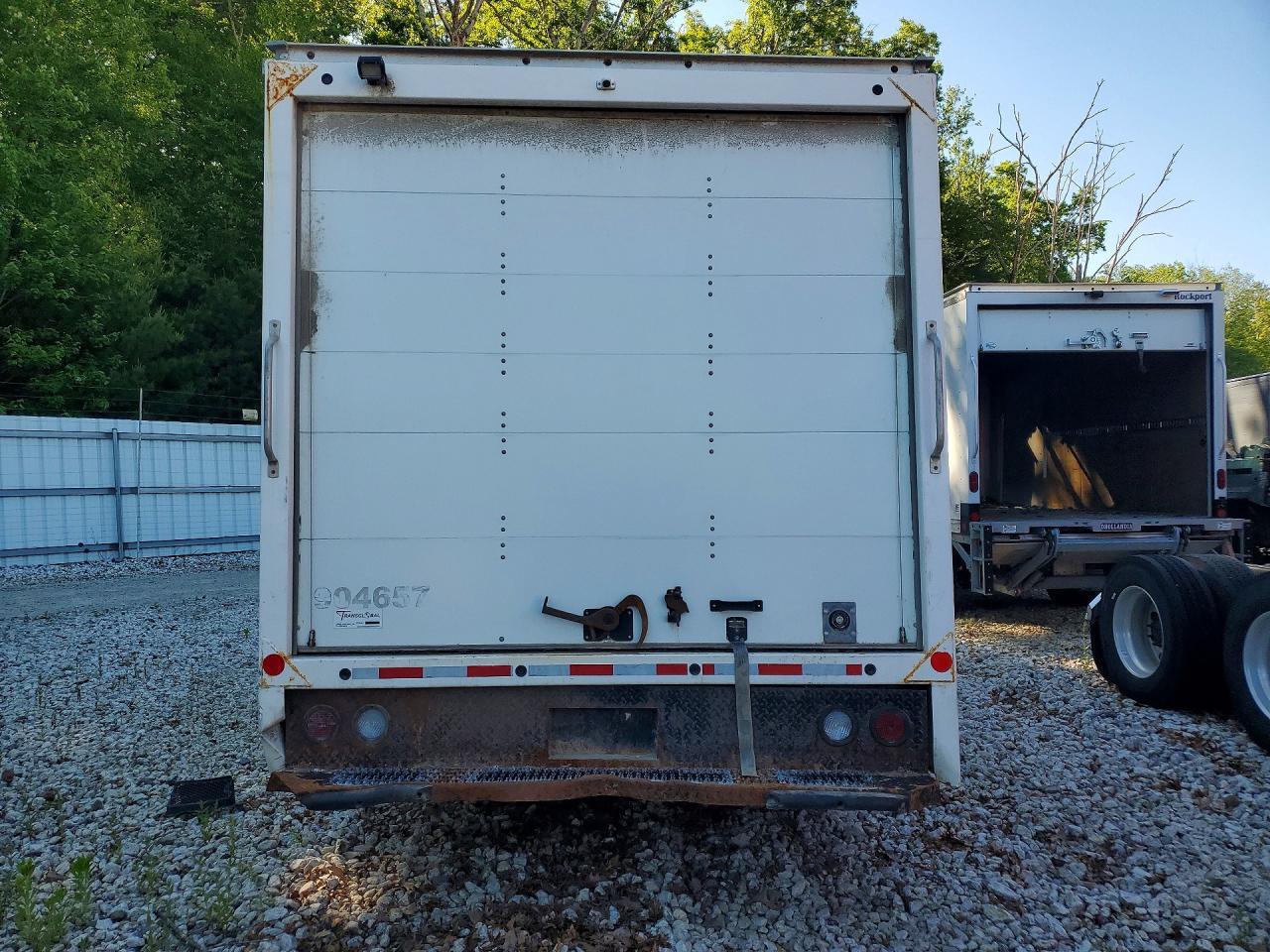 2023 Chevrolet Express Box Truck - Image 6