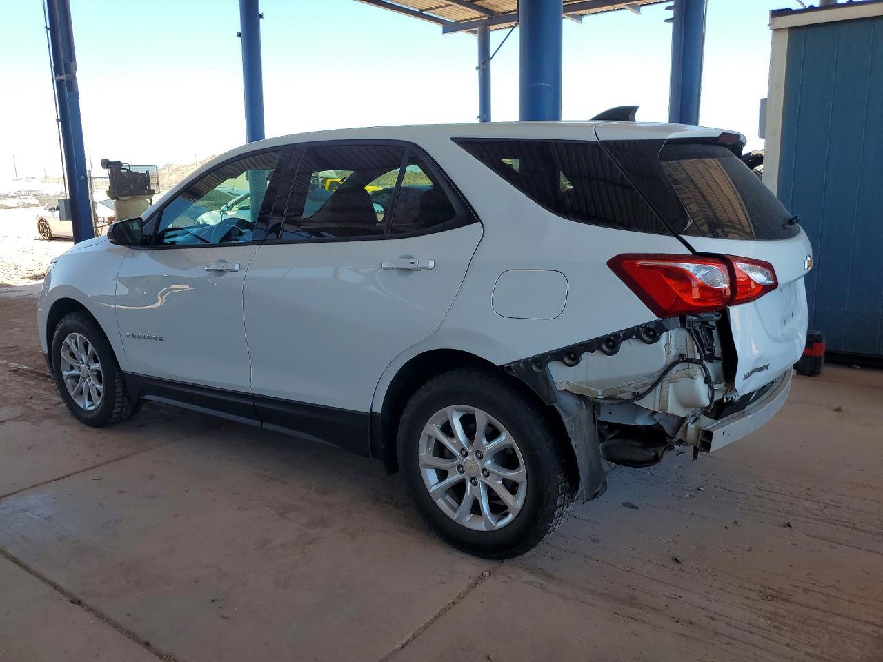2018 Chevrolet Equinox Ls - Image 2