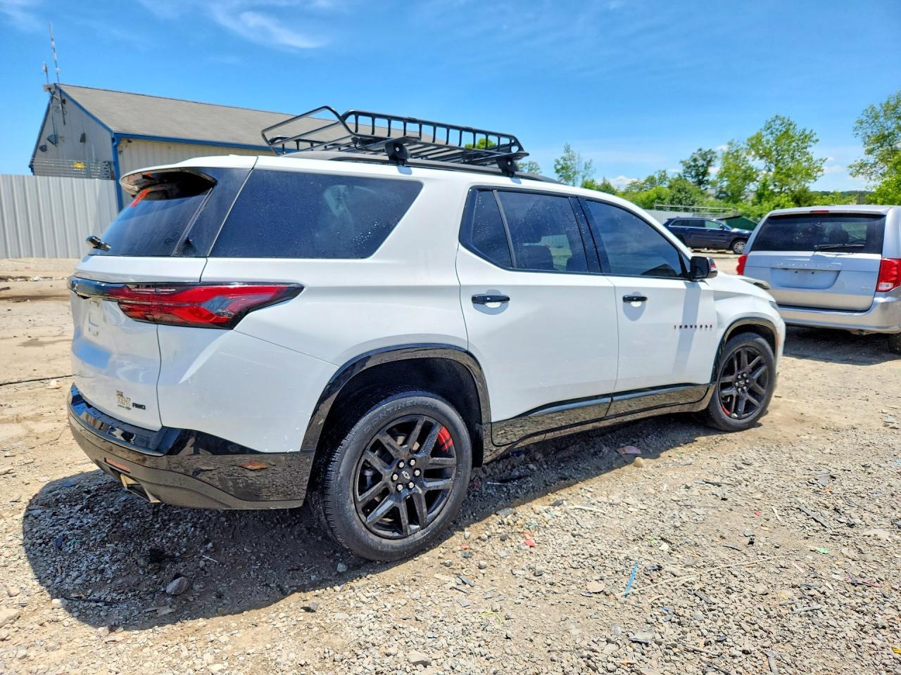 2023 Chevrolet Traverse Premier - Фото 3