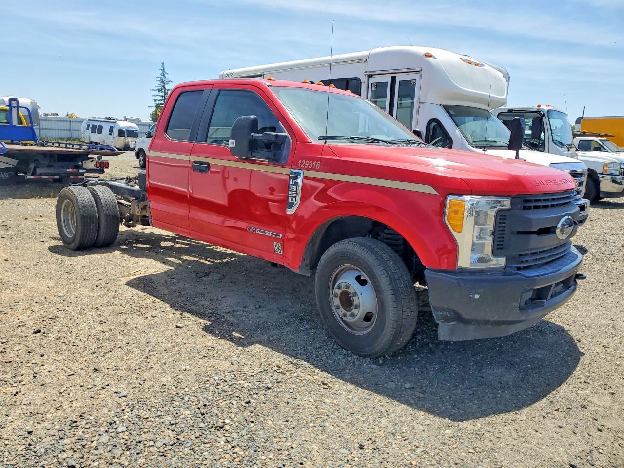 2017 Ford F350 Chscb - Image 4