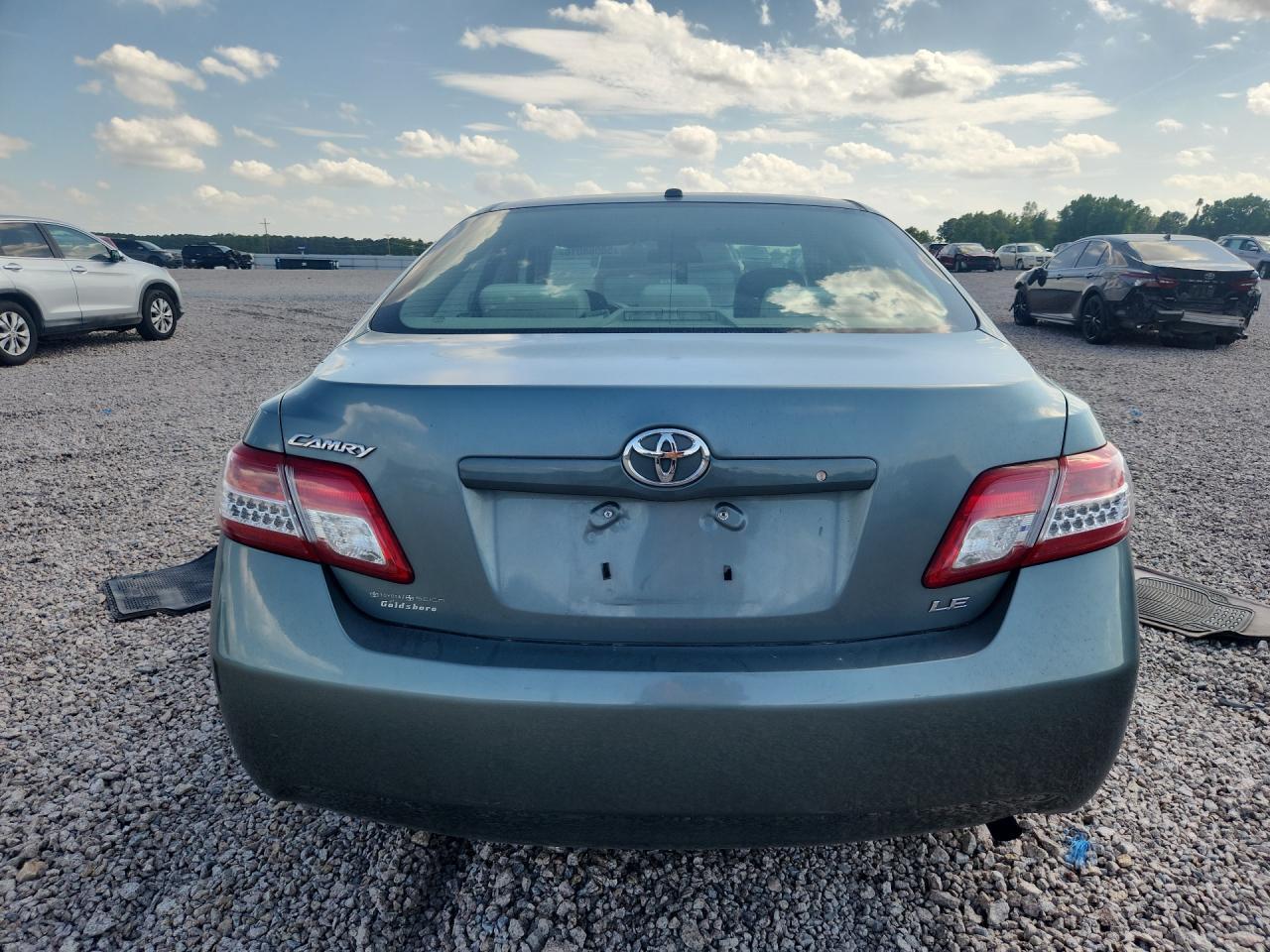 2011 Toyota Camry Le - Фото 6