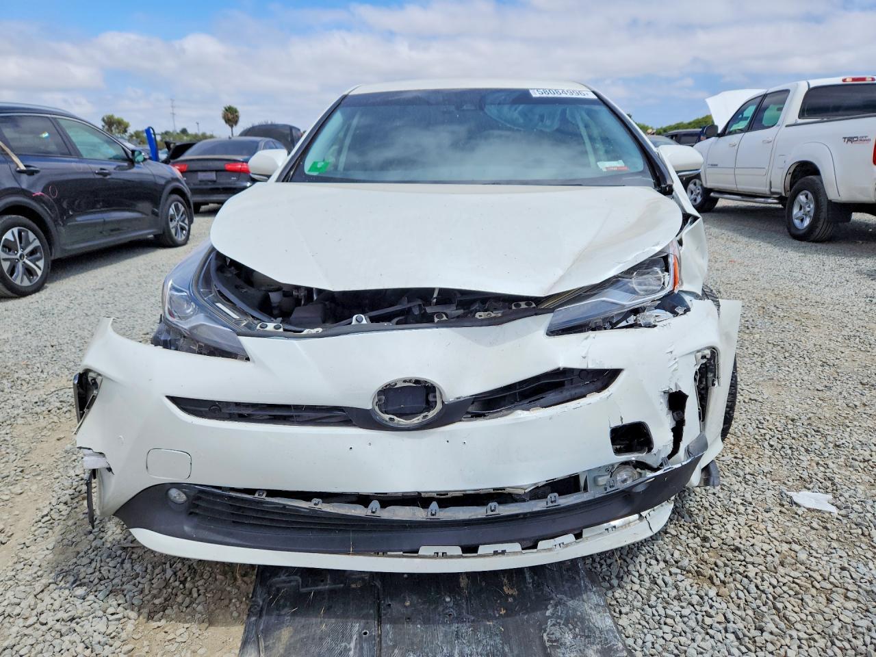 2019 Toyota Prius Xle Awd-E - Фото 5