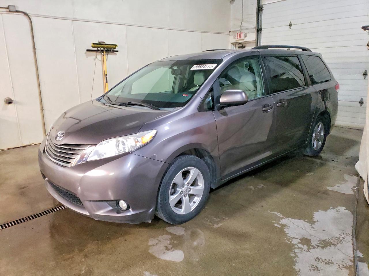 2014 Toyota Sienna Xle 7-Passenger