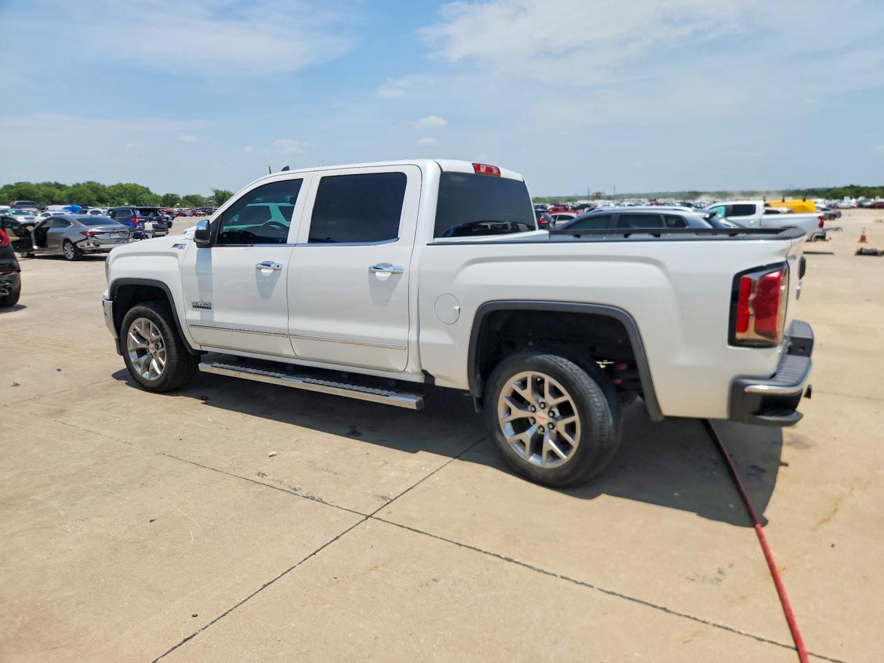 2018 GMC Sierra K1500 Slt - Image 2