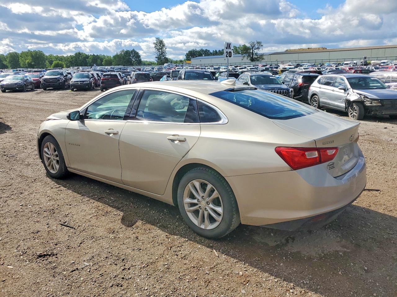 2016 Chevrolet Malibu Lt - Image 2