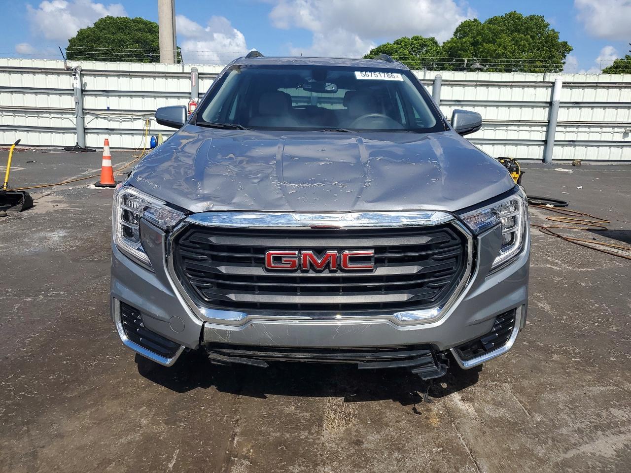 2023 GMC Terrain Sle - Image 5
