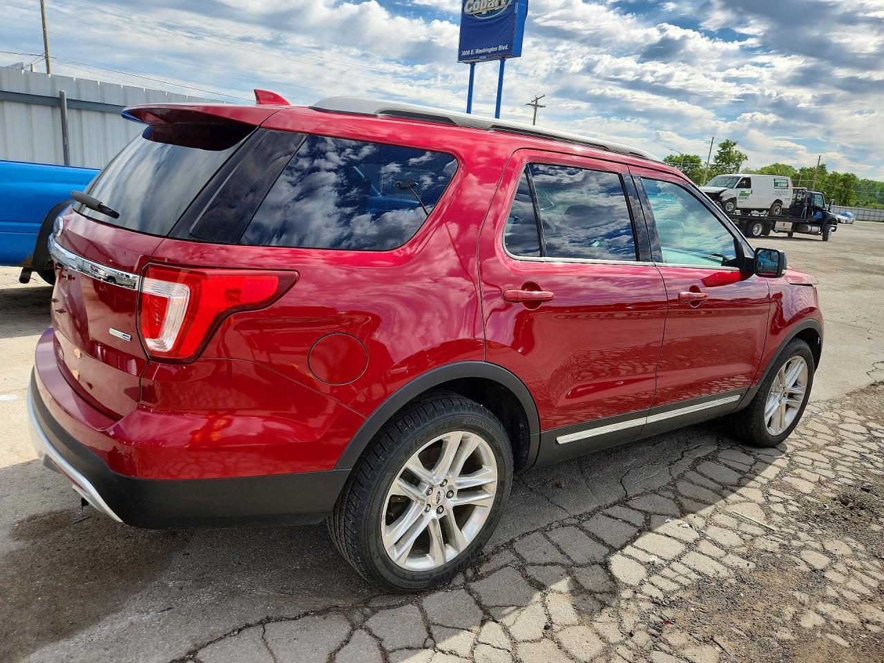 2016 Ford Explorer Xlt - Image 3