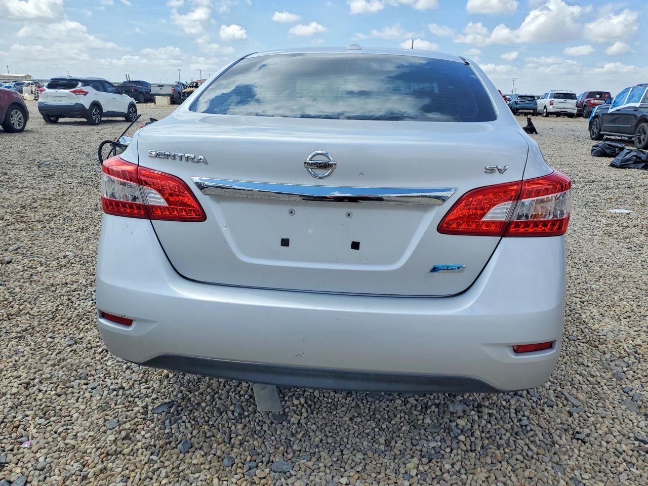 2013 Nissan Sentra S - Фото 6