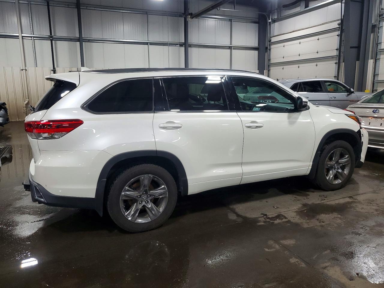 2018 Toyota Highlander Limited Platinum - Фото 3