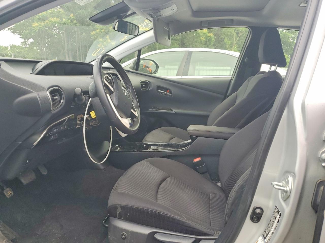 2018 Toyota Prius Three - Фото 7