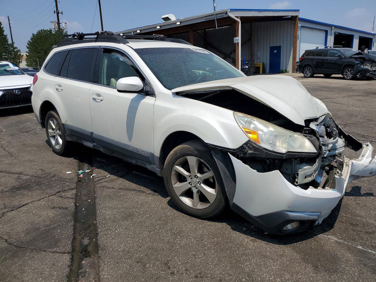 2014 Subaru Outback 2.5I Limited - Image 4