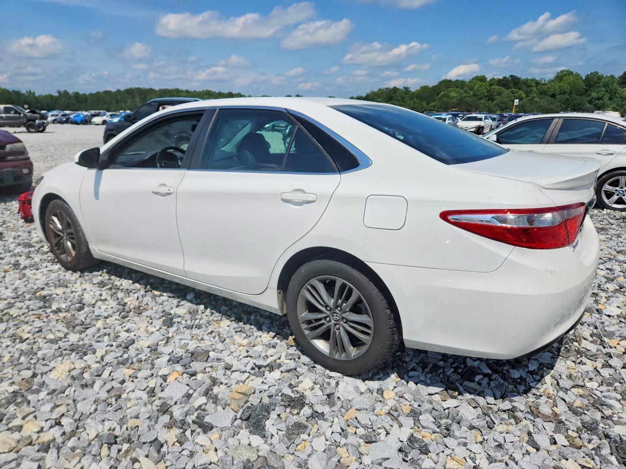 2017 Toyota Camry Se - Image 2