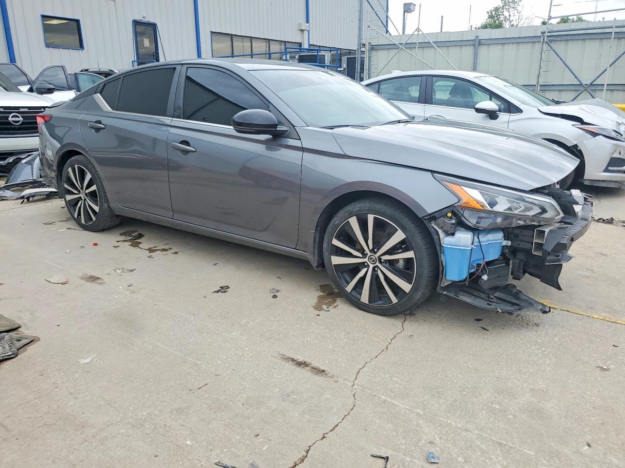 2020 Nissan Altima Sr - Фото 4