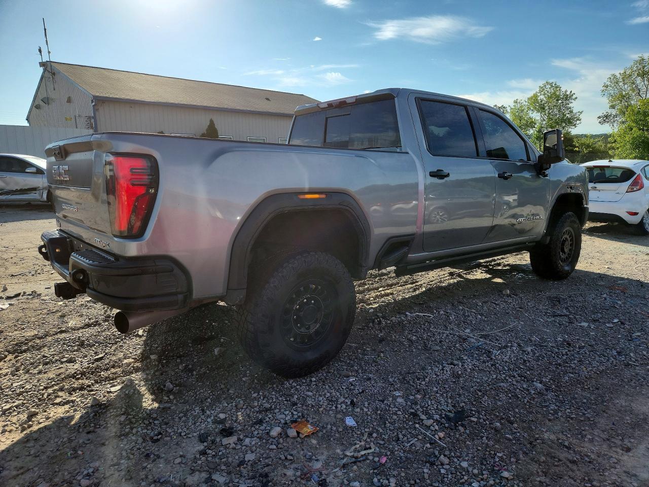 2025 GMC Sierra K2500 At4X - Фото 3