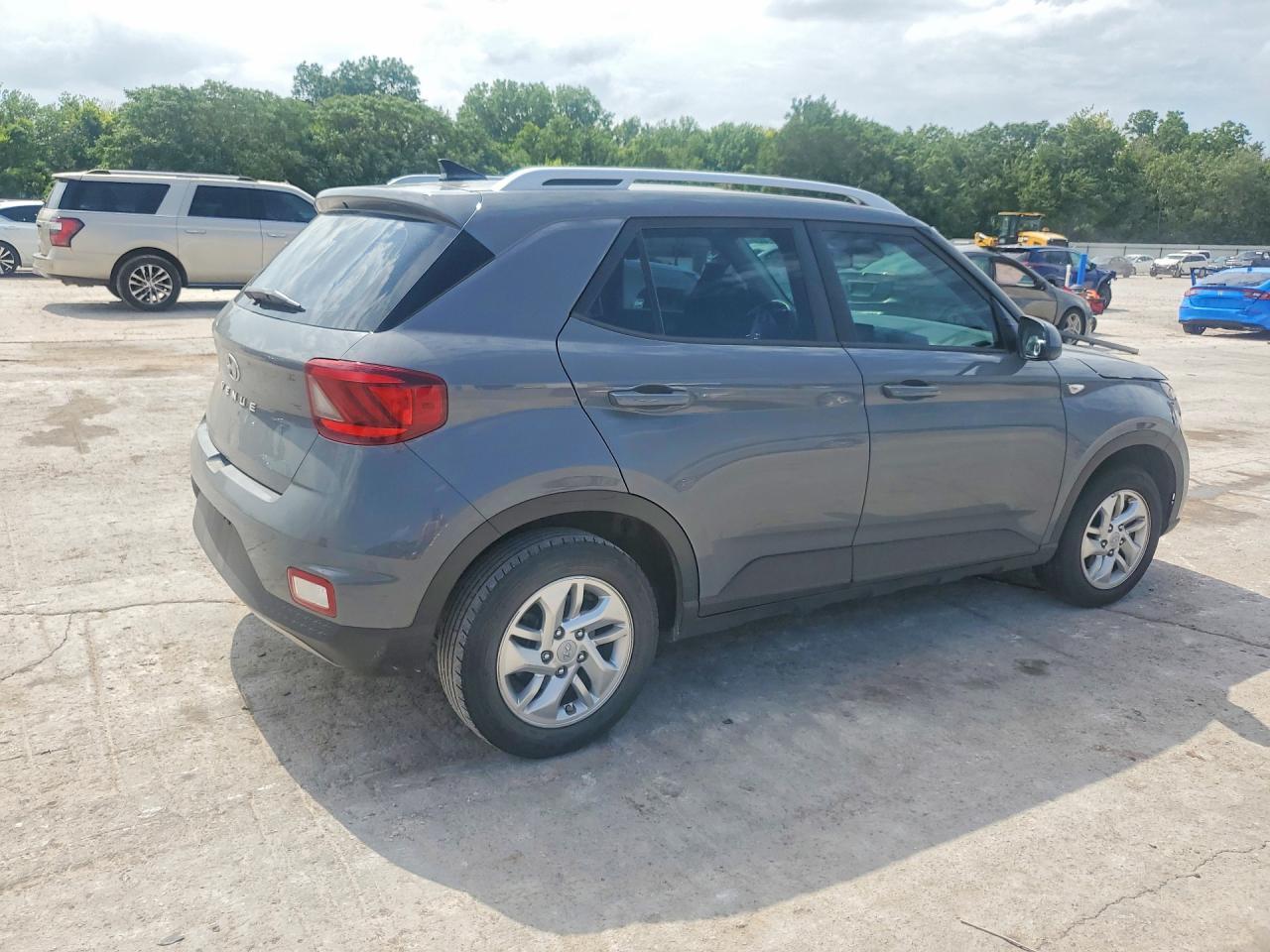 2020 Hyundai Venue Sel - Фото 3